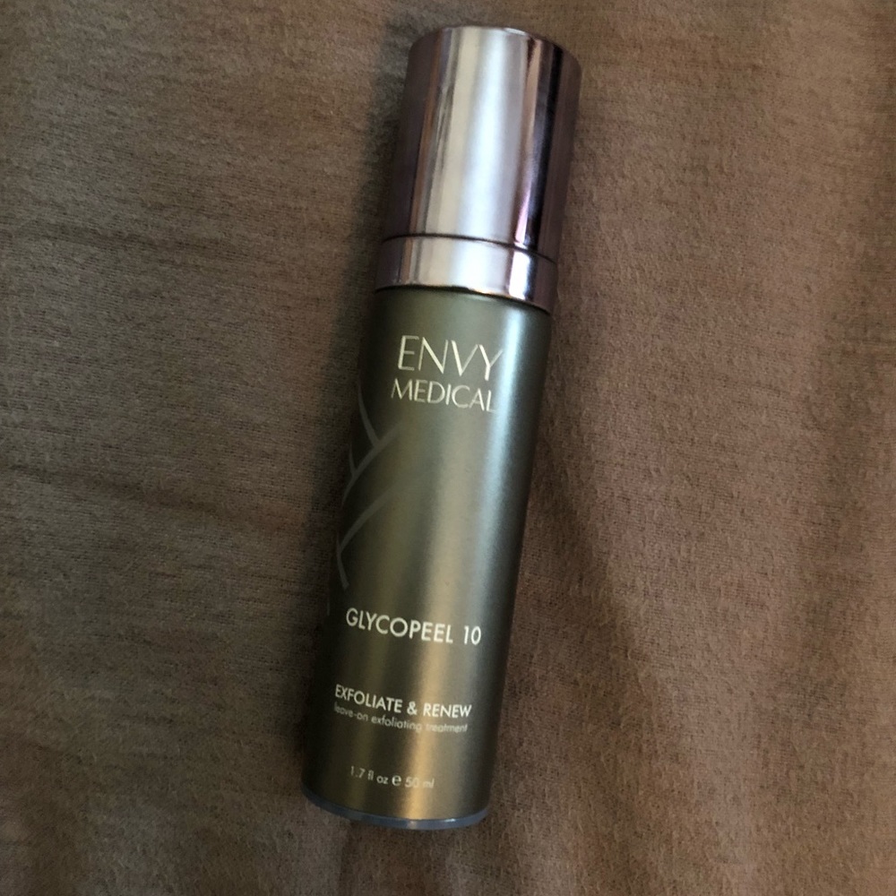 Glycolic acid peel serum